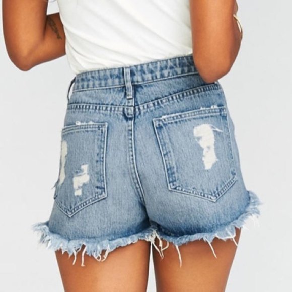 NWT Show Me Your Mumu Dark Wash Wyoming High Rise Distressed Shorts Size 25 - Picture 2 of 7
